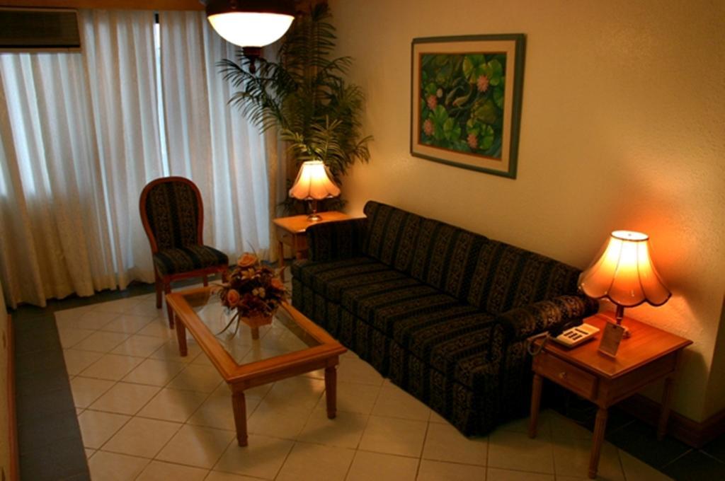 Mpt Suites Makati City Zimmer foto