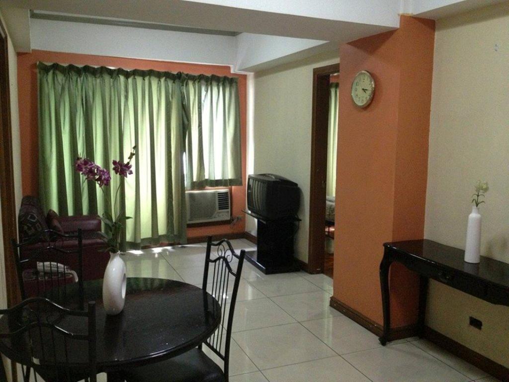Mpt Suites Makati City Zimmer foto