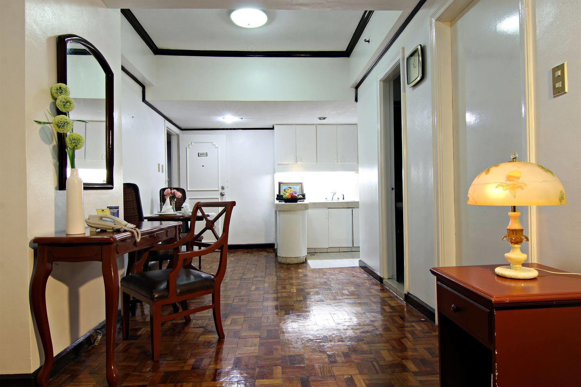 Mpt Suites Makati City Exterior foto